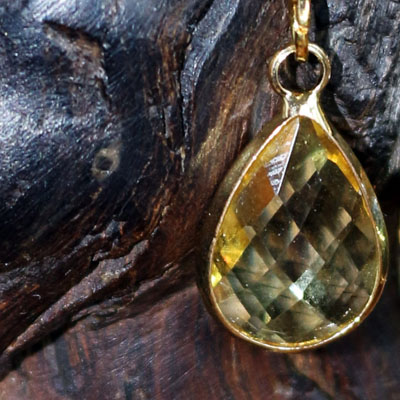 Gold crystal drops